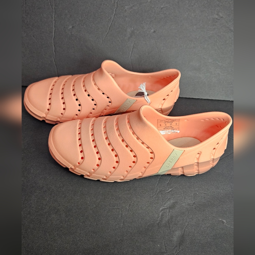 Sperry Water Strider  Men's  6 / Women's 7